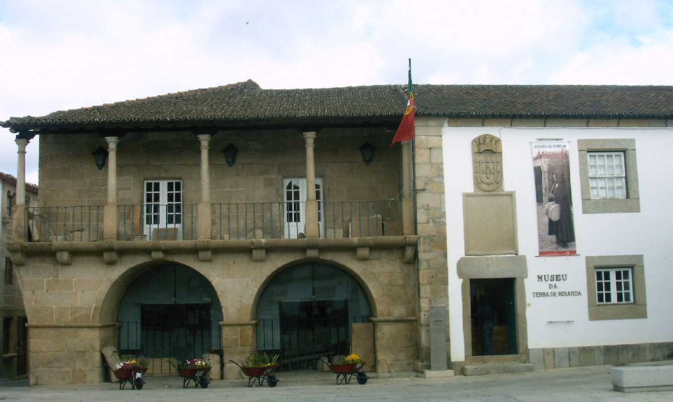 [Miranda+do+Douro+(2).JPG]