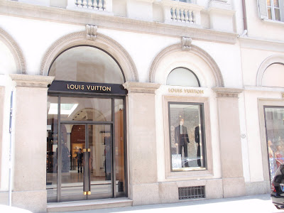 MONTENAPOLEONE Louis Vuitton