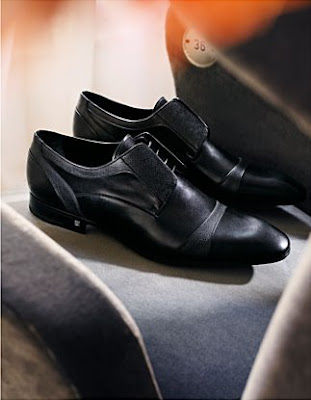 http://1.bp.blogspot.com/_Zu7ne5bCj8c/SZyW_K2GbvI/AAAAAAAAIxo/36i_MxaAdNk/s400/lv+vuitton+shoes+3.jpg