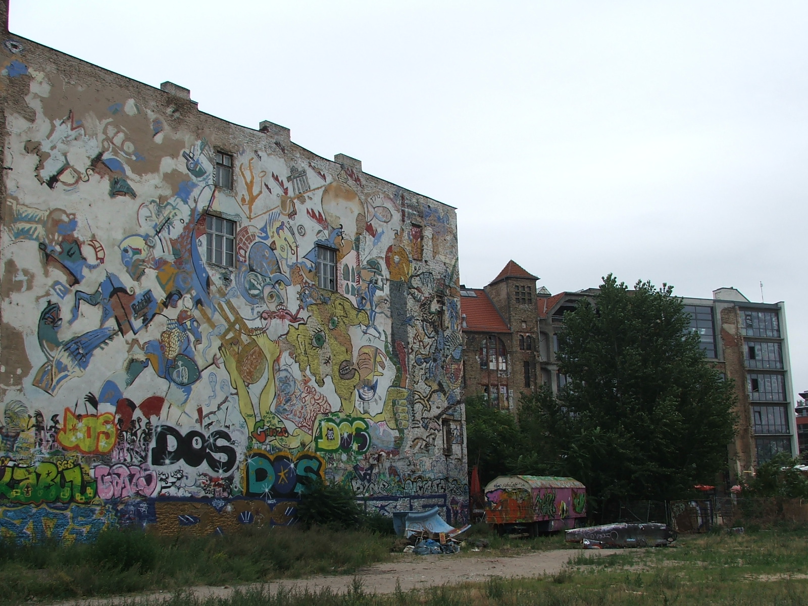 [DSCF9221.JPG]