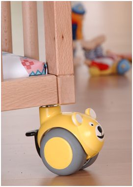 [ruedas_muebles_infantiles.JPG]