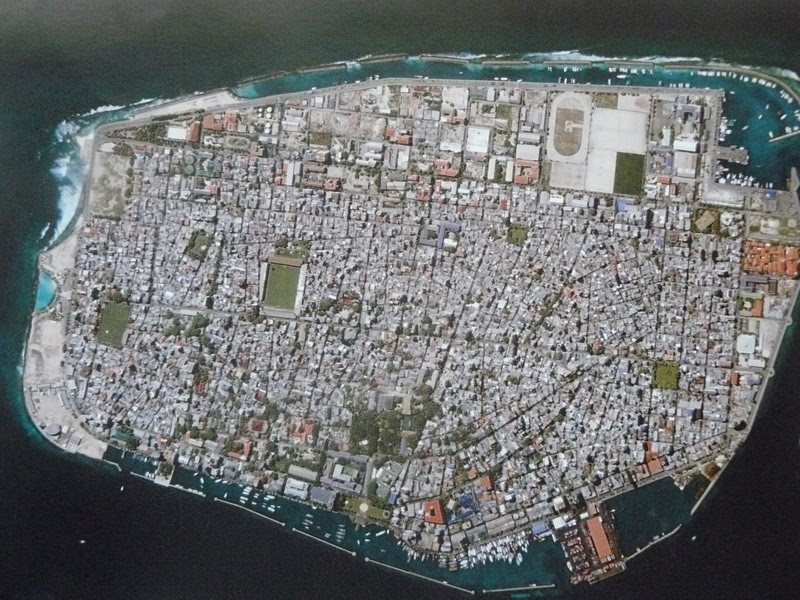 [MV] Maldives roads SkyscraperCity