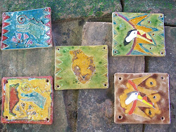 Cerâmica esmaltada queimada a 980 graus.