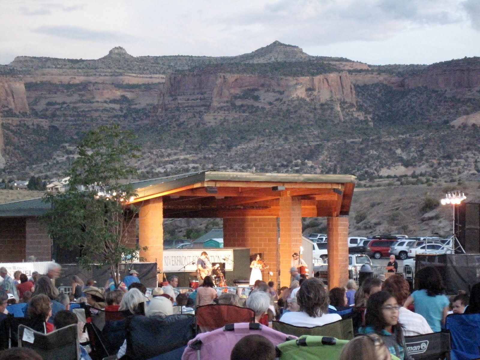 bigblueglobe Riverfront Concert Series