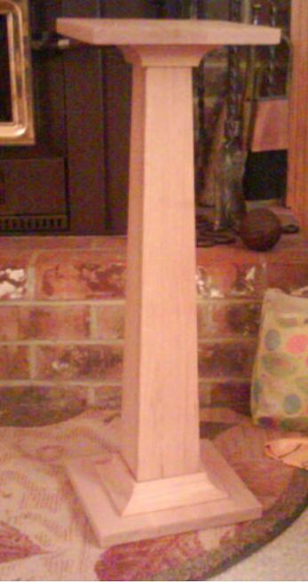 [Plant+Stand+unfinished+with+molding.JPG]