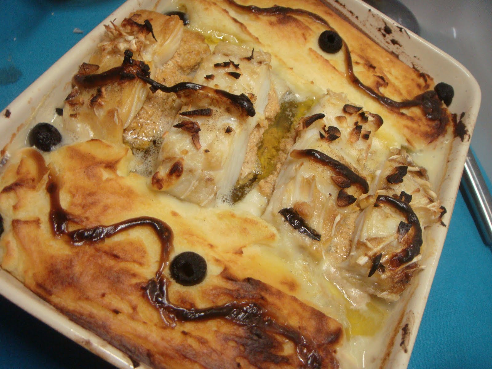 A Panificadora Ribeiro Bacalhau no forno com recheio de sapateira