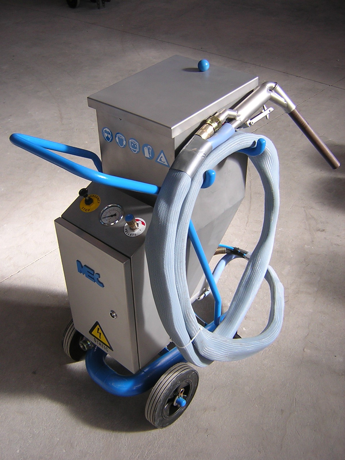 Surface Finishing Machines Dry Ice blast cleaning machines more pics