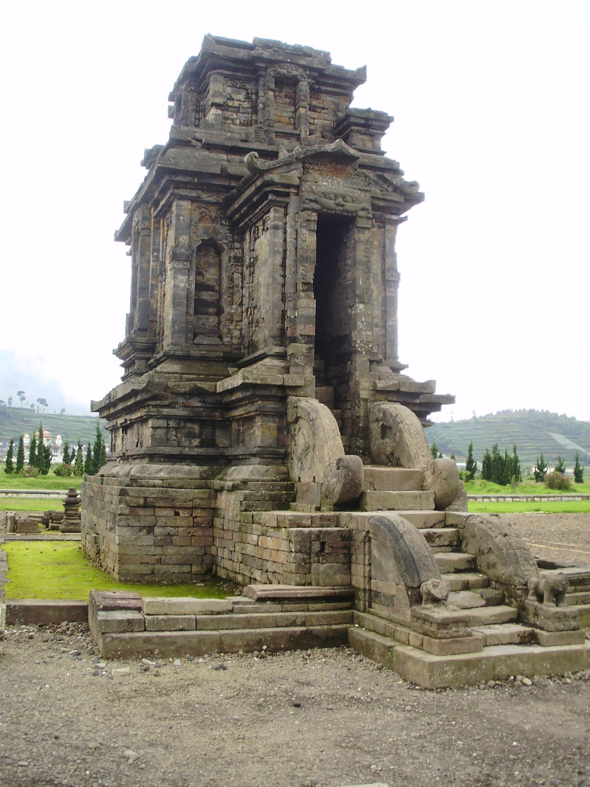 catatankau: candi bima