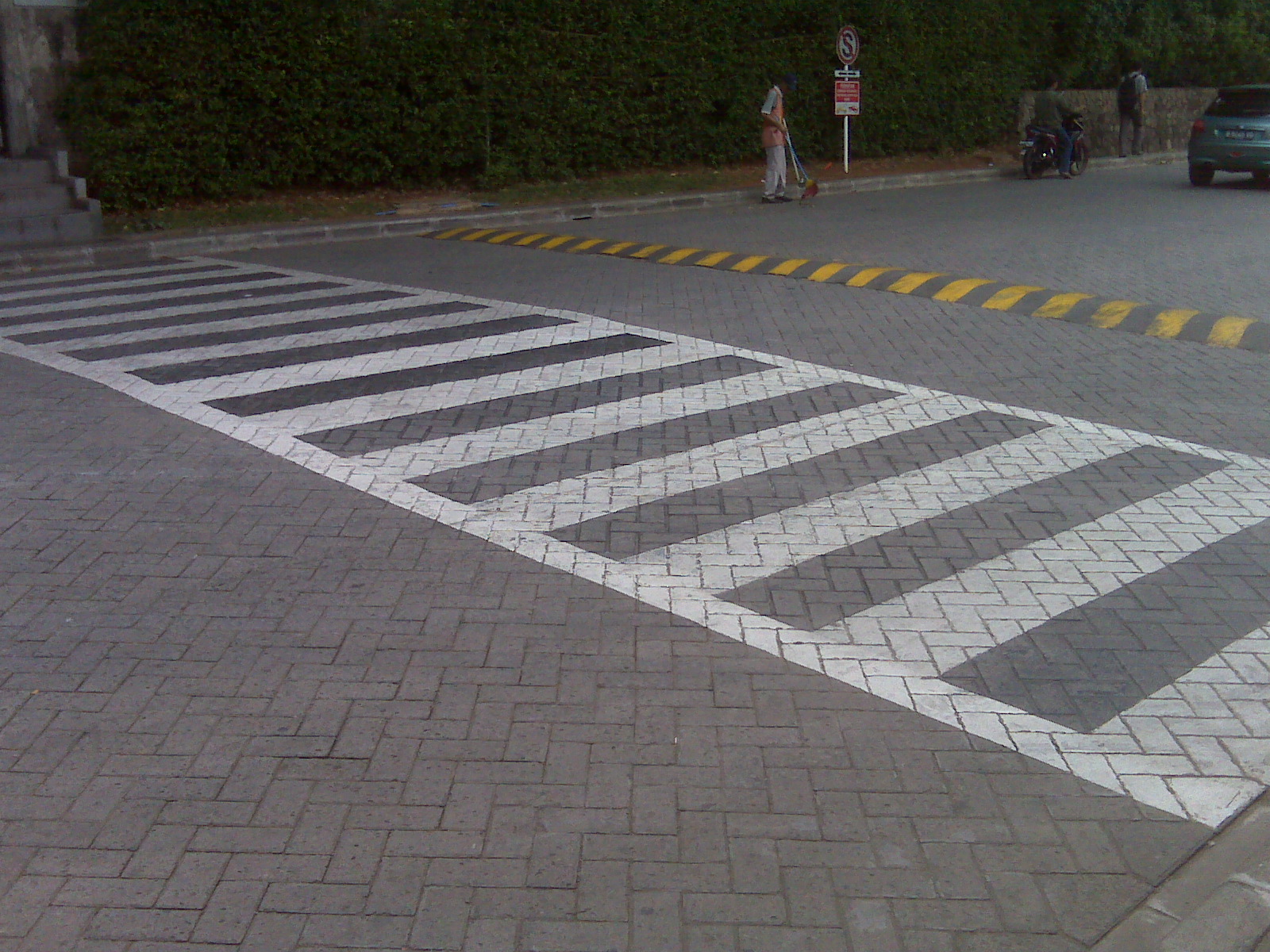 Absurd Avenue: Zebra cross
