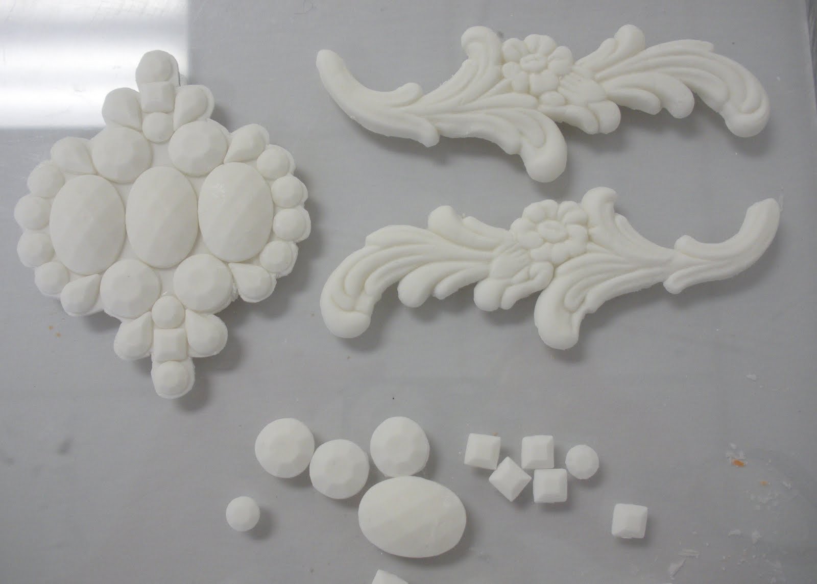 [Custom+molded+pieces.JPG]