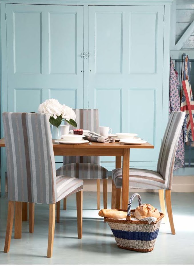 [tesco+table&chairs.jpg]