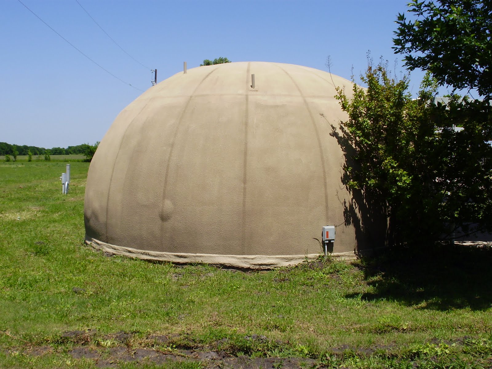 Life at 55 mph Monolithic Dome Institute in Italy, Texas (click here