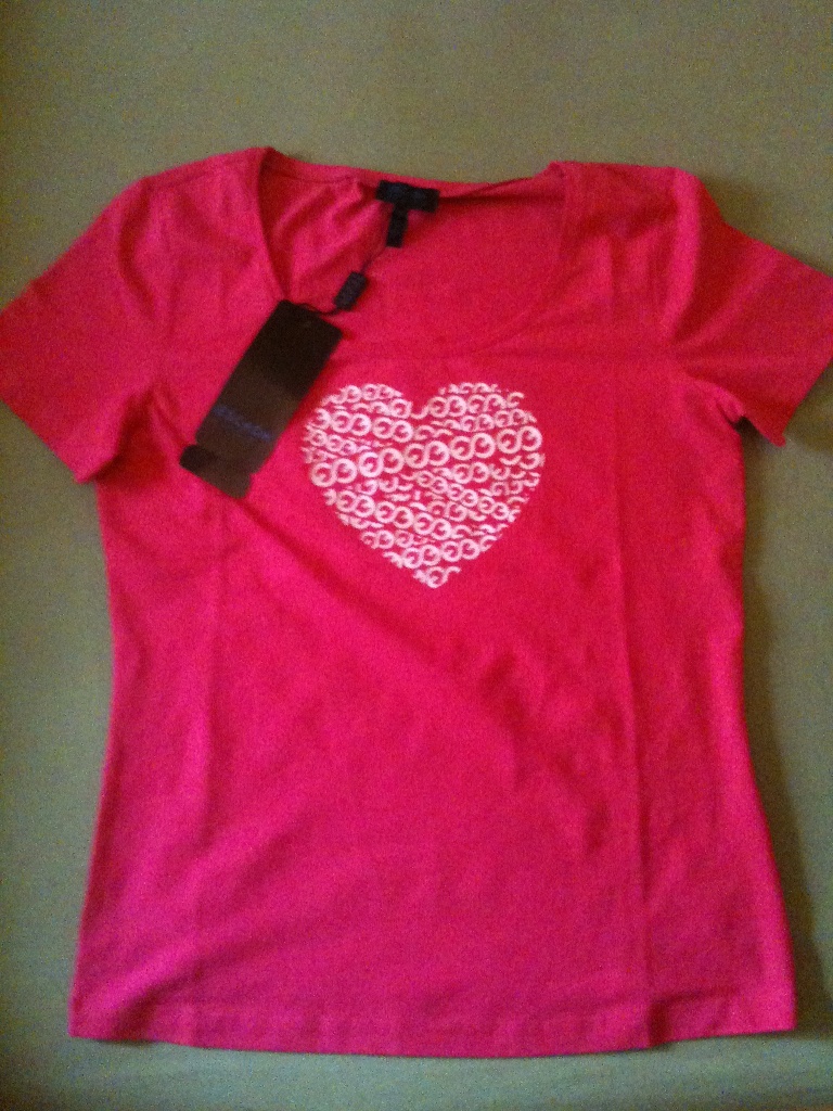 Толстовка или футболка с сердцем. Интернет-магазин www