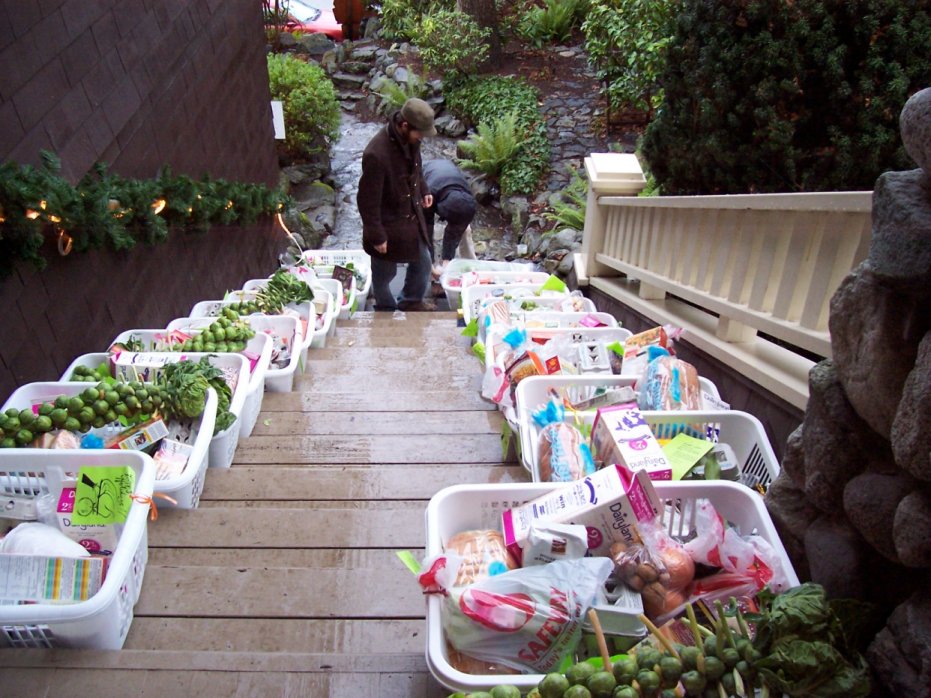 [Hampers1.JPG]