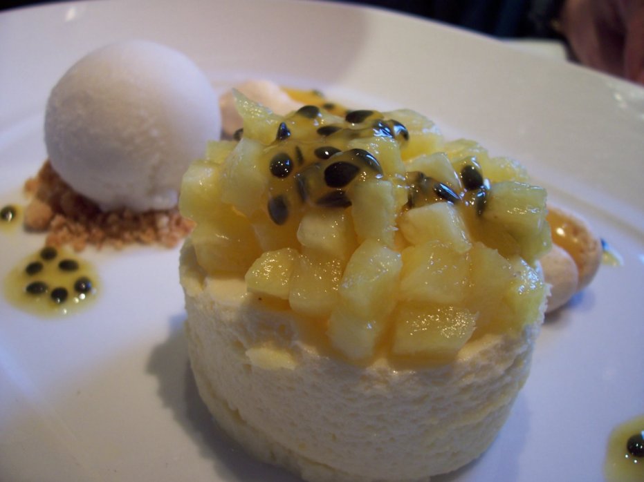 [20071210LaTrompettePineapple.JPG]