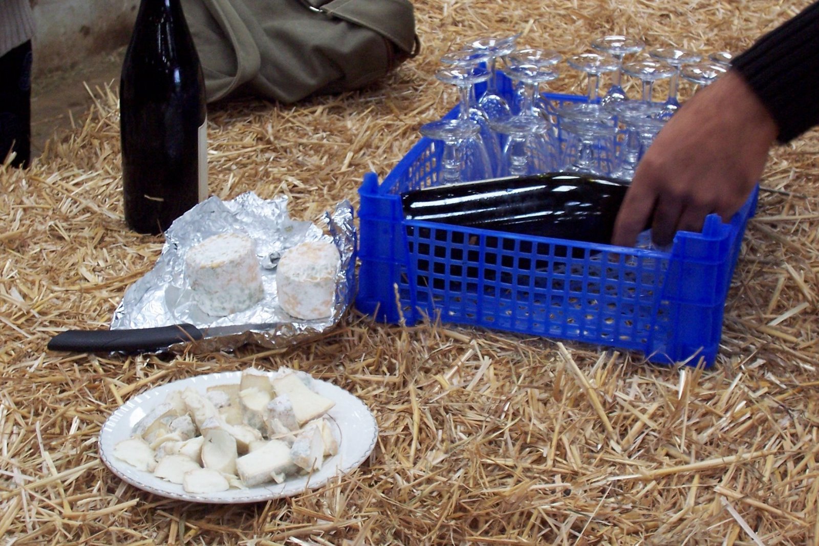[LyonCharolaisWineCheese.JPG]