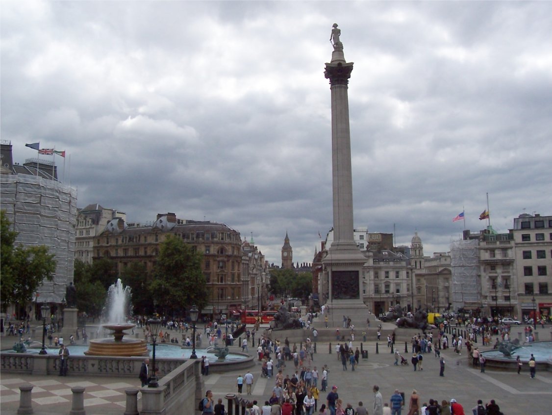 [070902LondonTrafalgarSquare.jpg]
