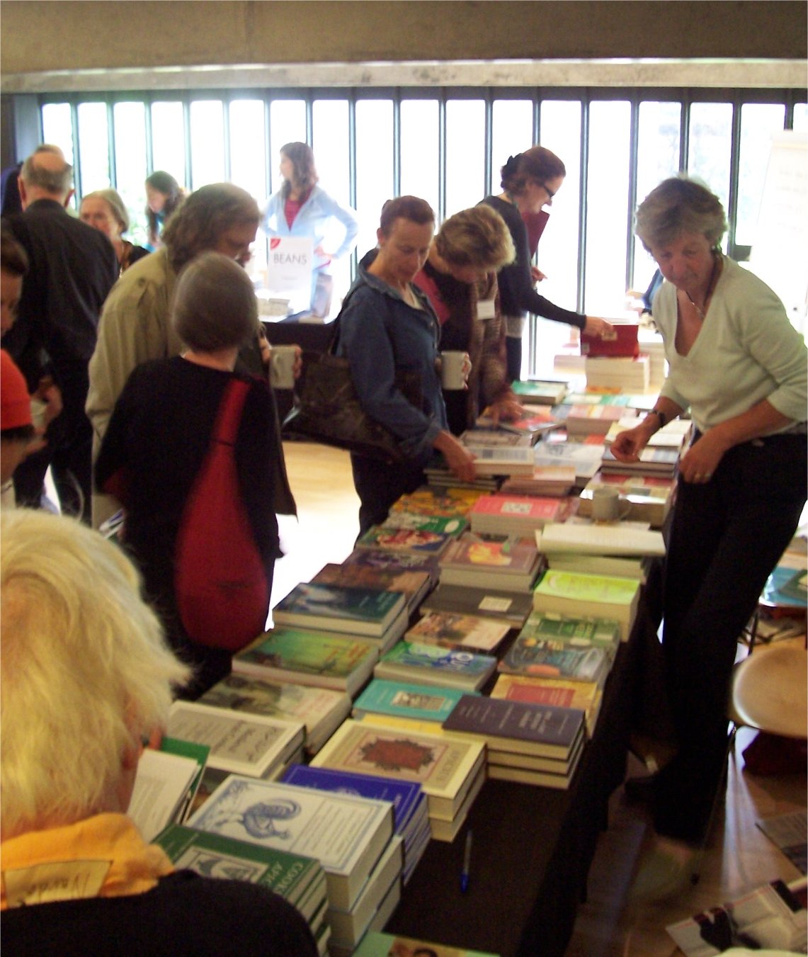 [20070909BookTable.jpg]