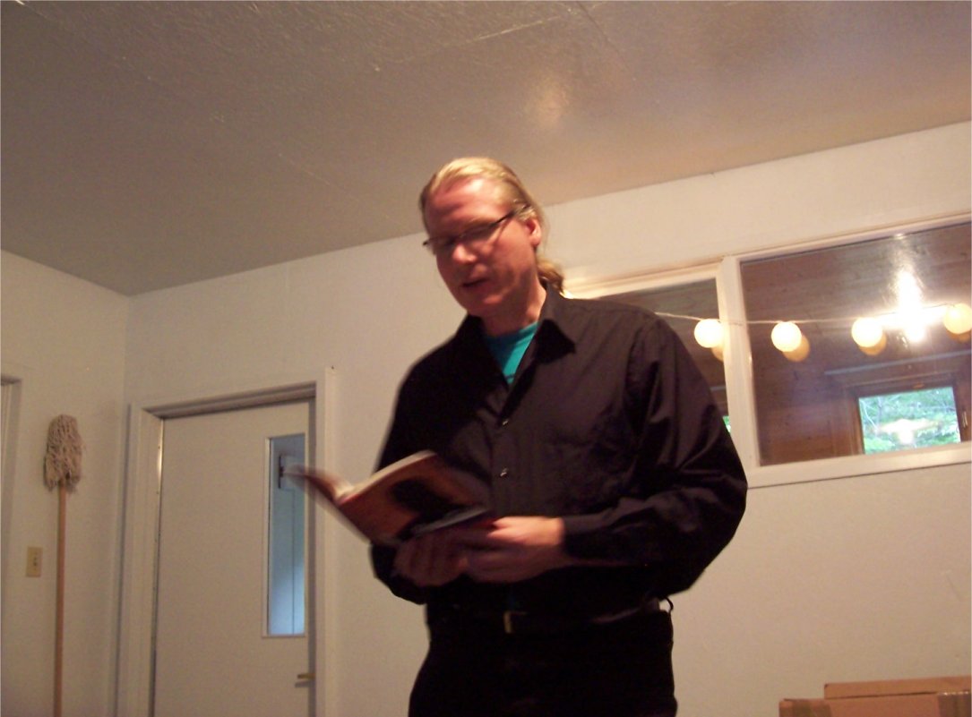 [GarageReadingJoeBlades.jpg]