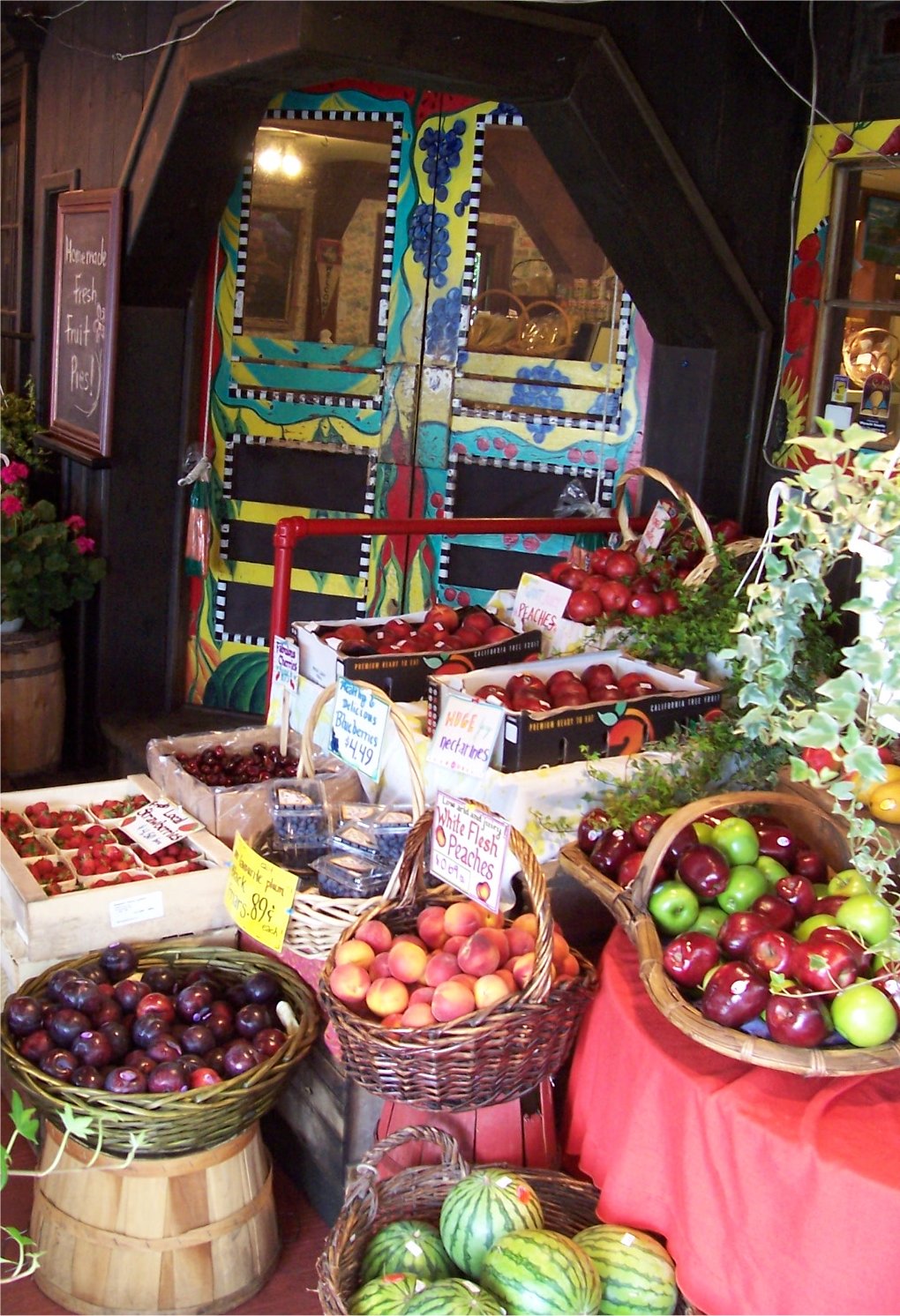 [SaturdayMahoneBayFarmMarket1.jpg]
