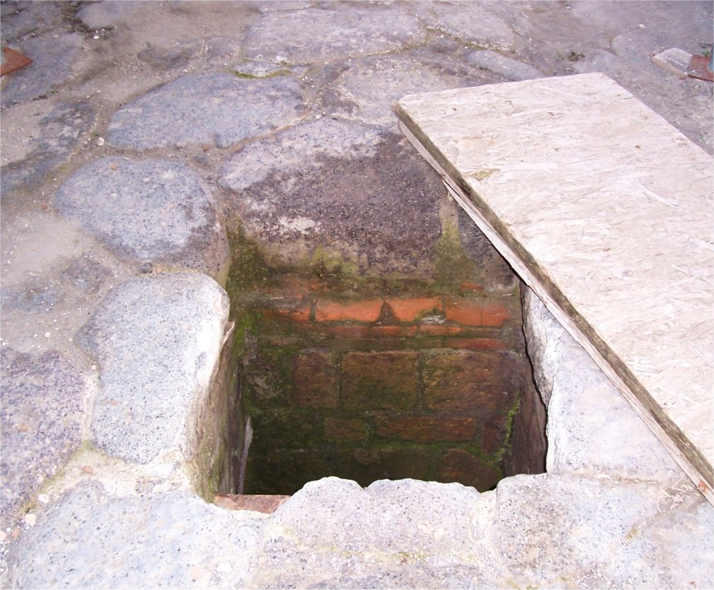 [HerculaneumStreetSewer.jpg]