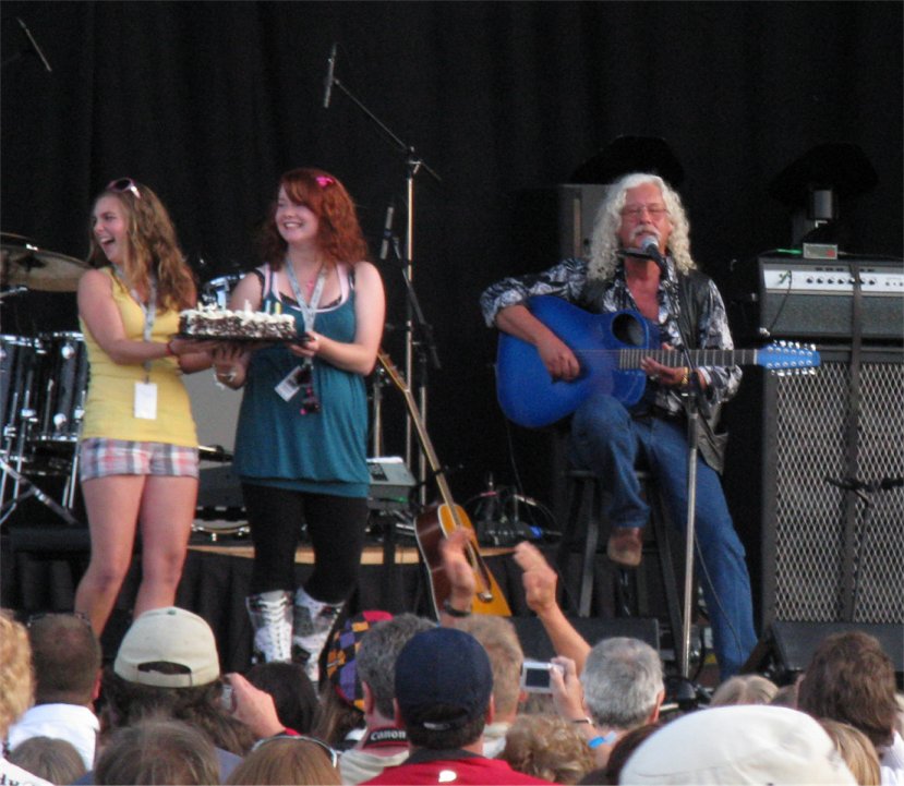 [ArloGuthrie.jpg]