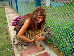 MAITE Y EL TIGRE. De visita por el zoo