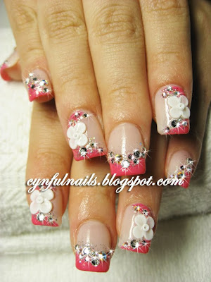 A short gel extension and the nail design is from Nail Venus. Pretty!