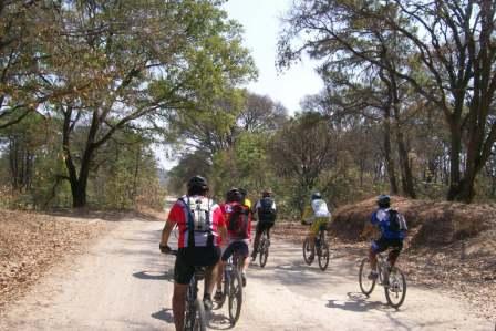 [080413-web-biking_mosca+tobogan_03.jpg]