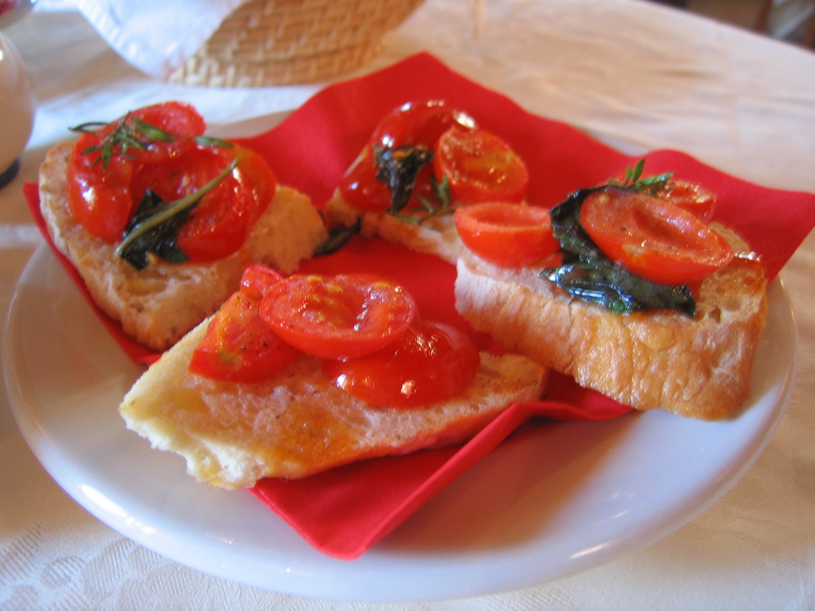 [Tomato+with+bread,+breakfast+at+Country+House+Montali+(bit+blurry).jpg]