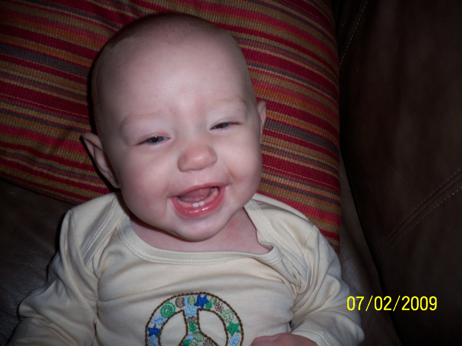 [ava+five+months+017.JPG]