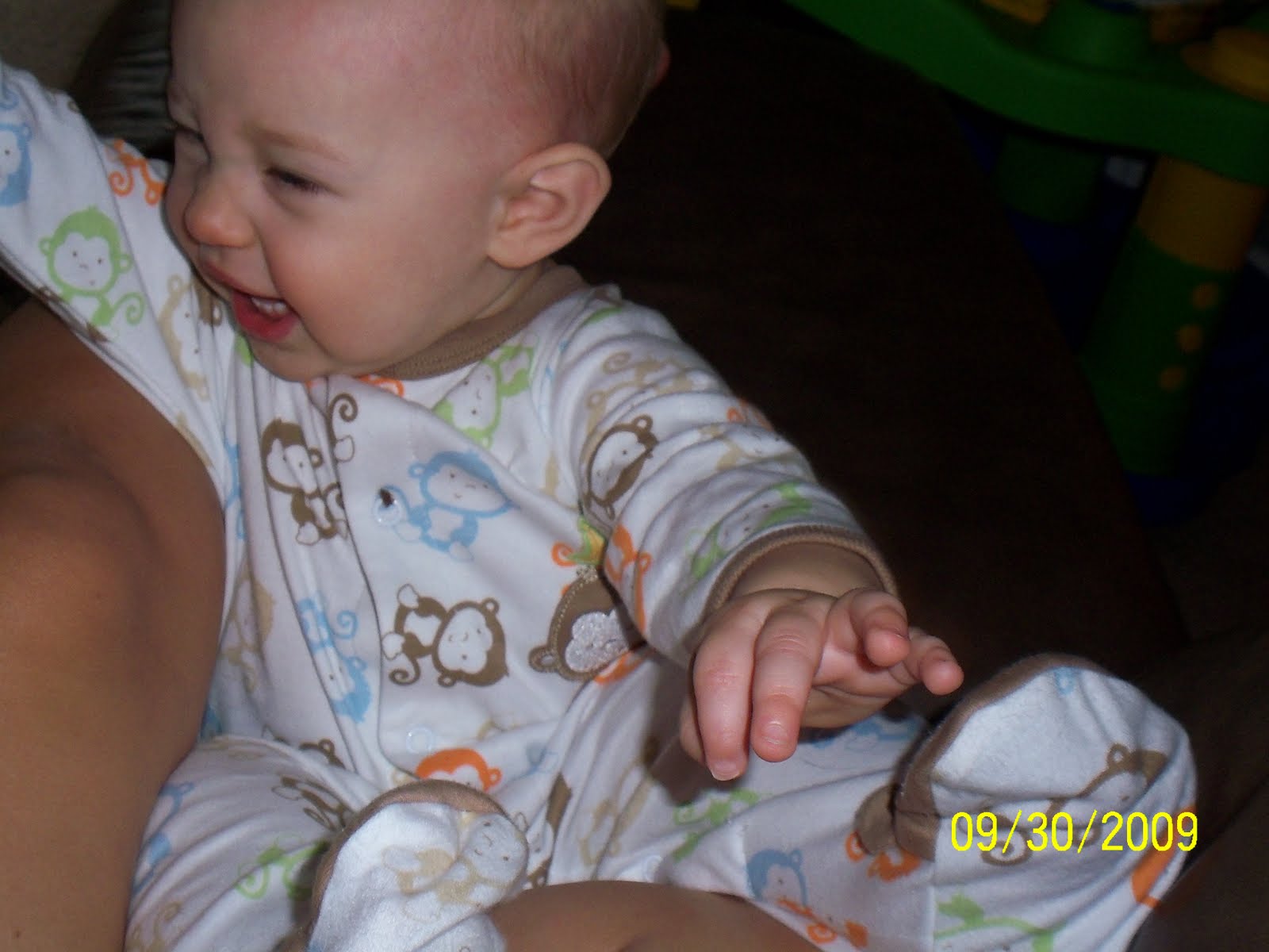 [ava+eight+months+015.JPG]