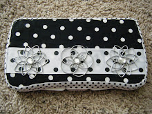 Black & white wipe case $12.50