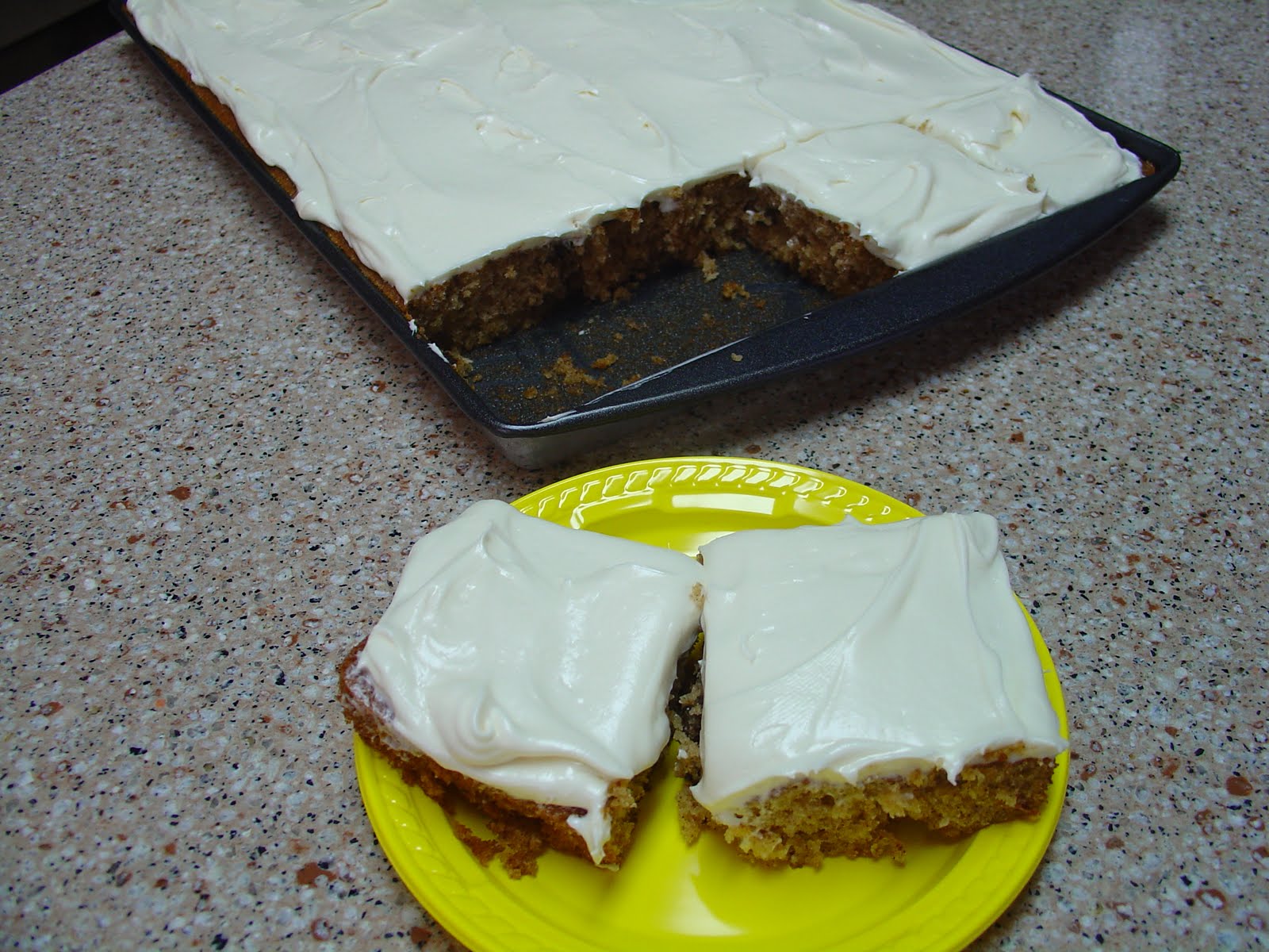 Mary's Craft Room Applesauce Bars