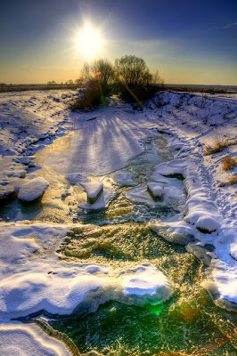 water and ice in the spring evening вода и лед в весенний вечер