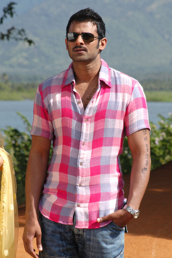 http://1.bp.blogspot.com/_a3ZI07KGbwA/TMLopaHKlYI/AAAAAAAAD4M/oFRsoNy8Vx0/s1600/prabhas-mr-perfect-stills%282%29.jpg