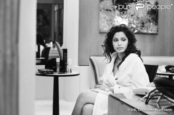 [253463-freida-pinto-24-heures-dans-la-vie-637x0-3.jpg]
