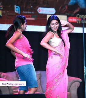 Shriya Saran Dances at Sunitha Live Show