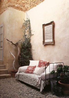 [rustic+rooms+bed.jpg]