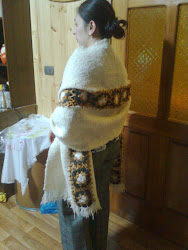 echarpe telar con aplicacion crochet