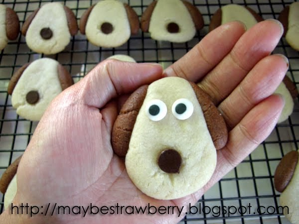 maybe strawberry: Gromit sugar cookies