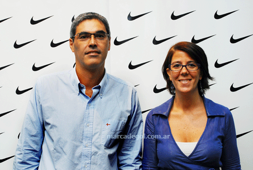 [adrian_cueto_ana_valleta.gif]