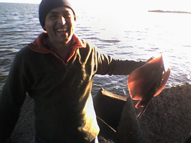 Carlos Ferrin un gran pescador de la "Escollera Sarandí"