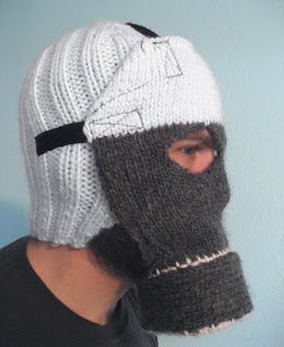 http://1.bp.blogspot.com/_aOAhwTZLmlM/SVJS39lNL_I/AAAAAAAAJSY/pB21E0u3A9k/s320/knitted-gasmask.jpg