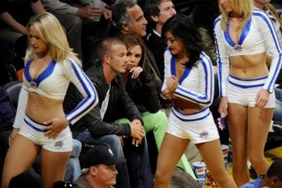 Beckham mirando Sapos