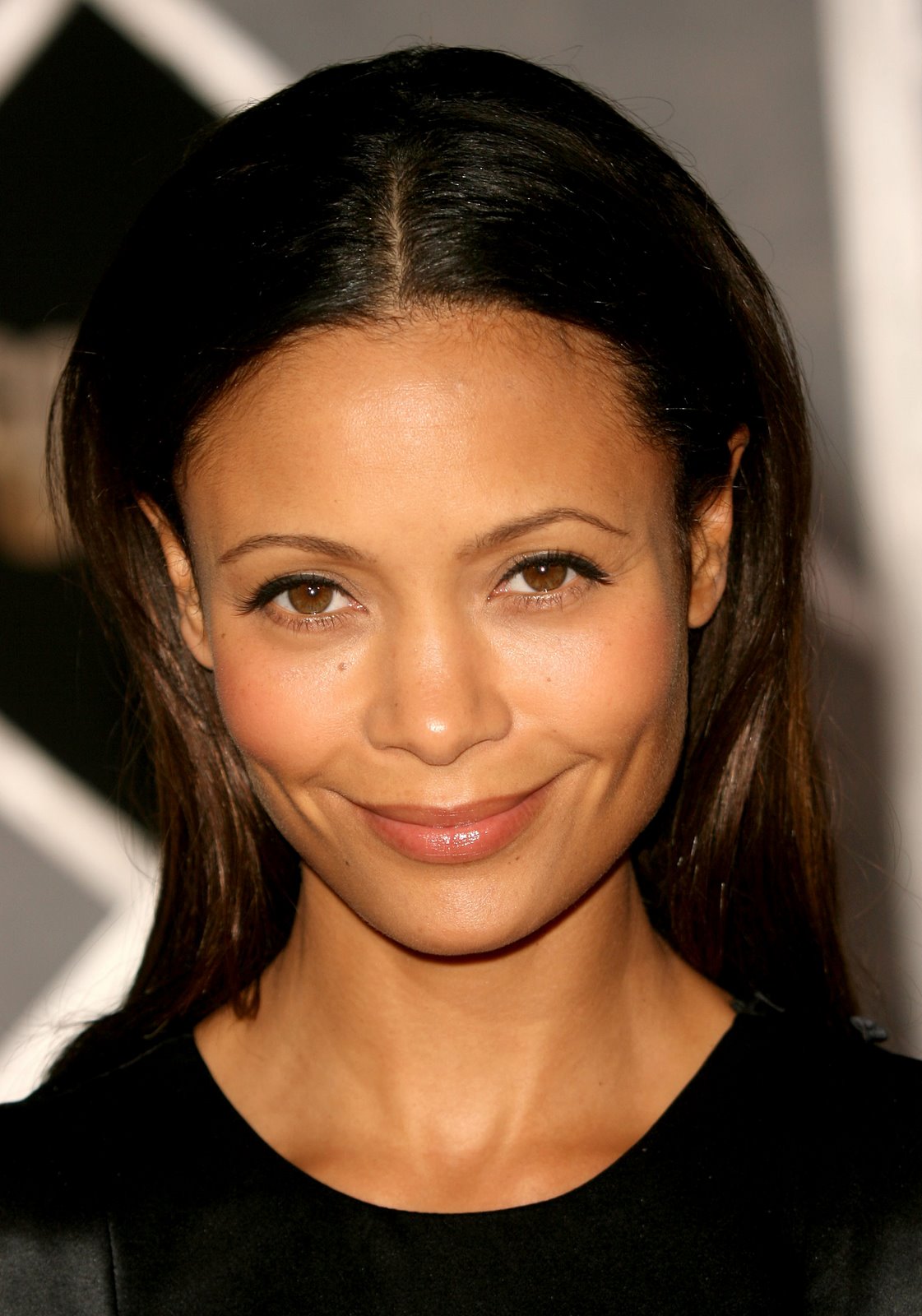 [Celebutopia-Thandie_Newton-No_Country_For_Old_Men_premiere_in_Hollywood-05.jpg]