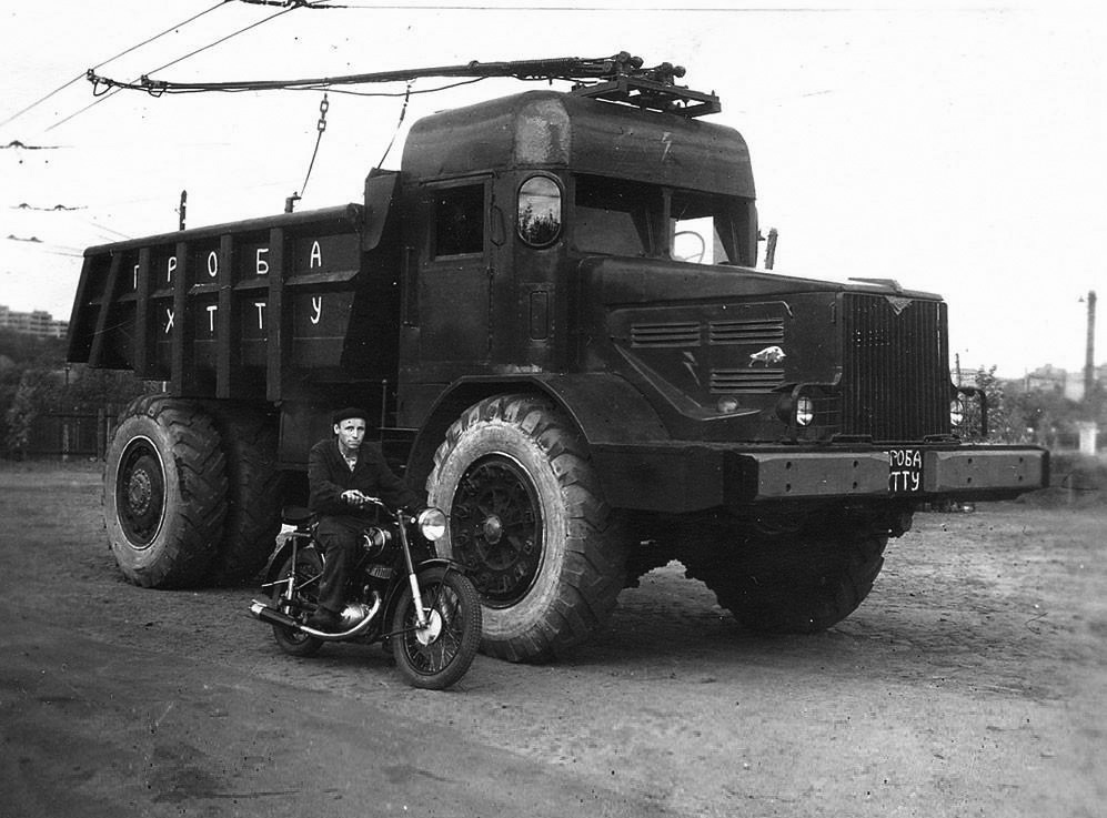 [maz-525_trolleyvoz_httu_1.jpg]