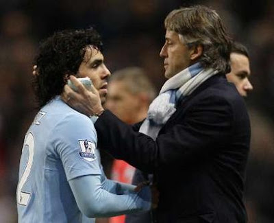 http://1.bp.blogspot.com/_aZZHHFanjGc/SzoNhnk-z8I/AAAAAAAABM0/iH0N7q5Byig/s400/mancini_tevez.jpg