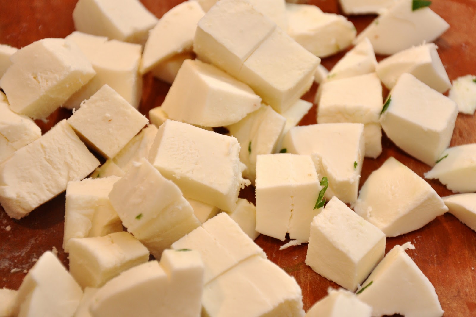 [mozzarella a cubetti.JPG]