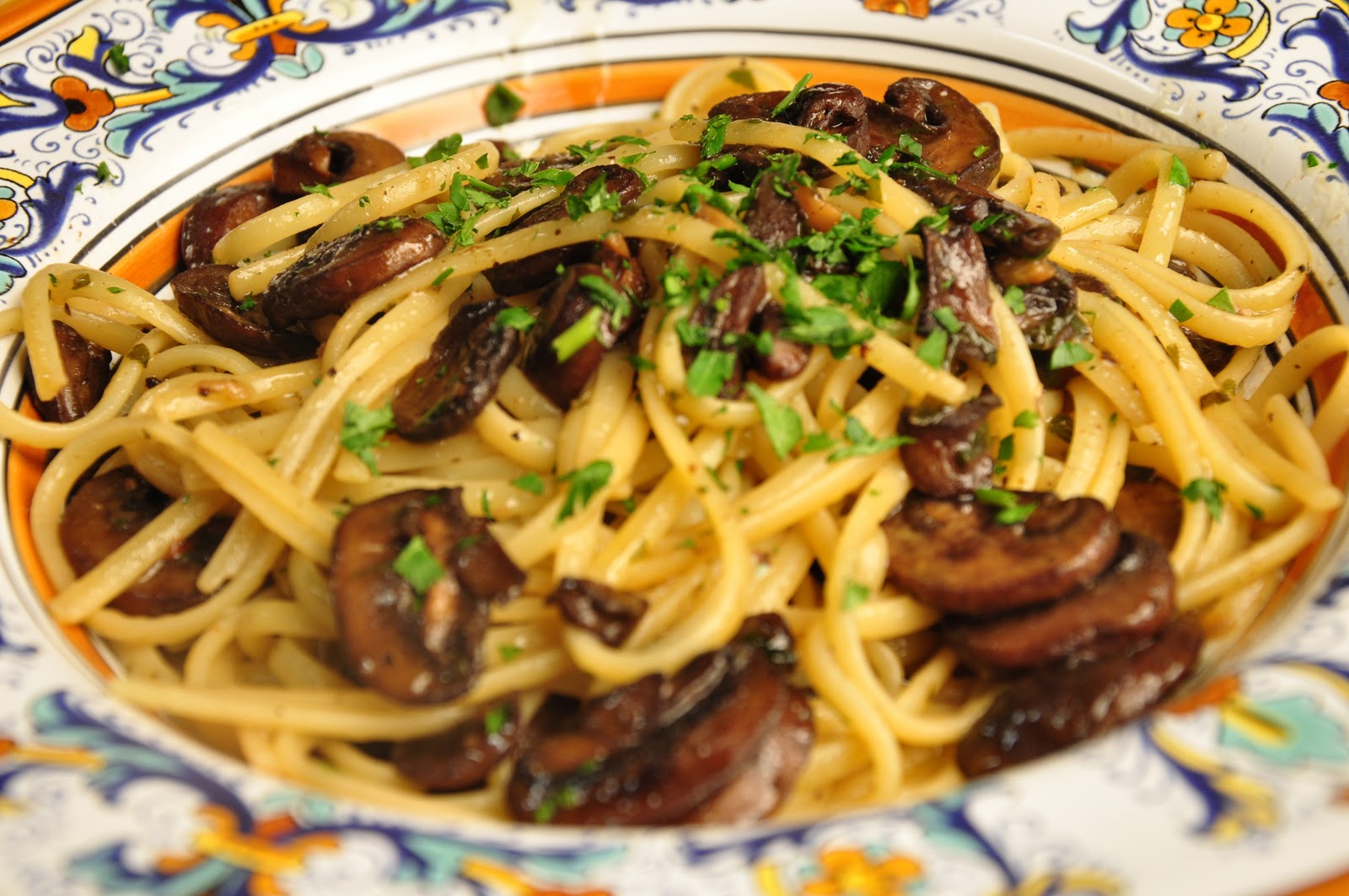 [Linguine ai funghi trifolati.JPG]